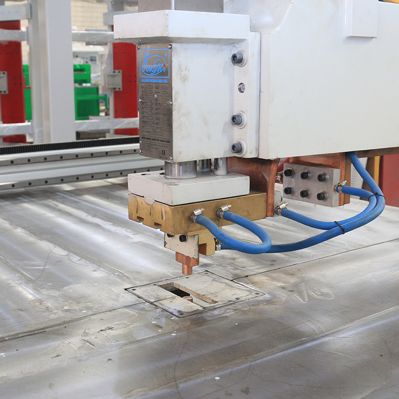 Hwashi CNC Auto Feeder واحد الرأس الفرن رفات آلة لحام، شبكة الأسلاك / رف المطبخ الآلي شبكة الأسلاك نقطة لحام آلة